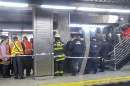 Más de cien heridos al accidentarse un tren suburbano en Nueva York