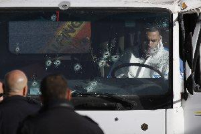 Al menos 4 muertos y 15 heridos en un ataque con un camión en Jerusalén Este