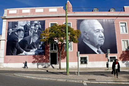 Fotos de Soares a la seu del Partit Socialista a Lisboa.