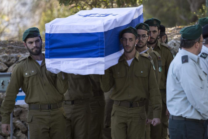 Israel va enterrar ahir els quatre soldats assassinats a Jerusalem.