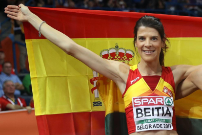 Ruth Beitia, después de conseguir su sexta medalla en un Europeo.