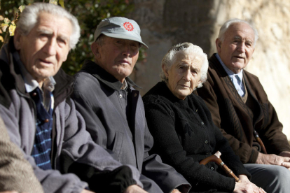 Los hombres pensionistas ganan en Europa un 40% más que las mujeres.