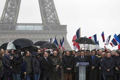 Fillon convocó ayer una concentración en París para apoyar su candidatura.