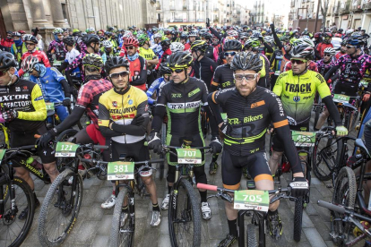La Hivernal de Cervera batió el récord de participantes con 650 ciclistas en la salida.