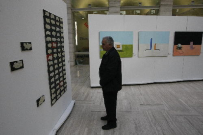 Objectes quotidians i específics del barceloní Àlex Palacín, una de les instal·lacions de l’exposició.