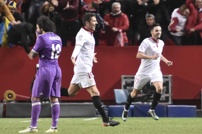 Jovetic celebrando el gol que culminaba la remontada del Sevilla en el tiempo añadido.
