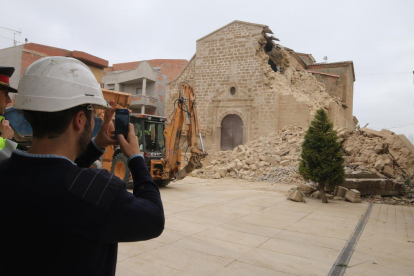 L’església de Rosselló enfonsada fa un any.