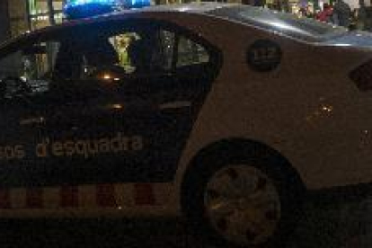 Detinguda a Barcelona una dona per deixar el seu nadó en un cotxe mentre estava en una discoteca