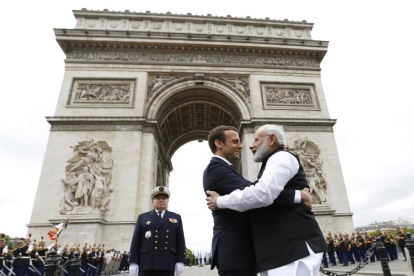 Macron, el sábado, con el primer ministro de la India.