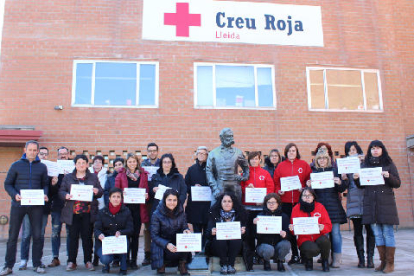 Personal de Creu Roja Lleida va recordar ahir les víctimes en un camp de refugiats a Nigèria.