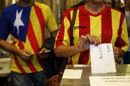 El 59 por ciento de los catalanes dice ser de izquierdas y 39 se siente español y catalán