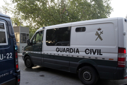 El vehicle policial que ha portat Sandro Rosell a l'Audiència Nacional.