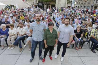 Moya, Boya y Rufián, ayer en la plaza Sant Joan.