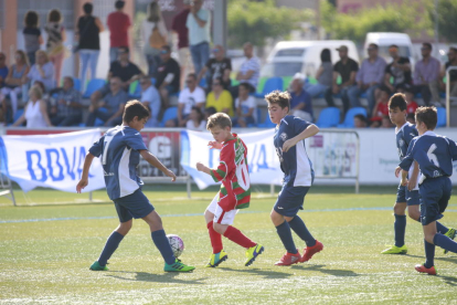 Un dels partits del torneig Mig Segrià que es van disputar ahir a Torrefarrera.