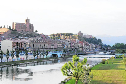 Balaguer capta l’aigua del riu Segre i la séquia del Cup.