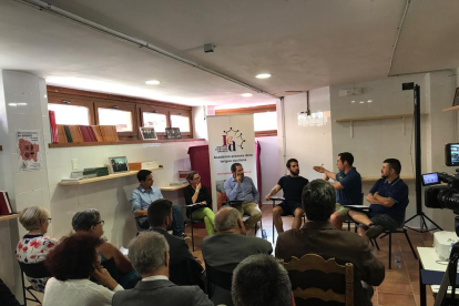 El debat va tenir lloc a l’Acadèmia Aranesa dera Lengua Occitana.