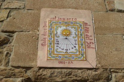 Rellotge de sol al poble de Torrefeta i Florejacs