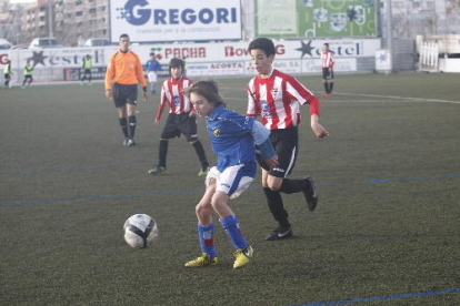 Un partido de una edición del torneo sub-13 del Atlètic Segre.