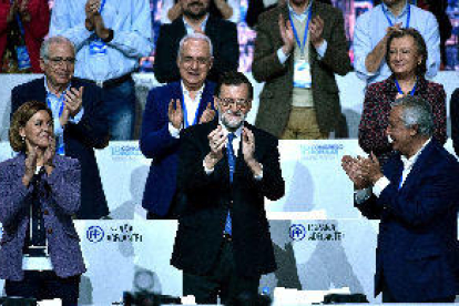 Rajoy mantiene a Cospedal como secretaria general del PP
