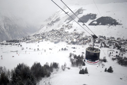 Imagen de archivo de una estación de esquí en los Alpes.