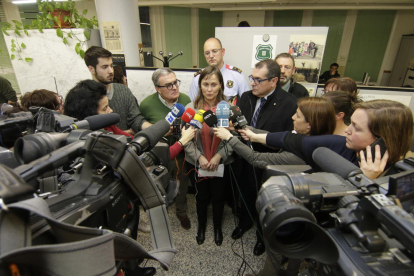 Gran expectación mediática ayer en Lleida en la rueda de prensa que ofrecieron los consellers de Agricultura e Interior. 