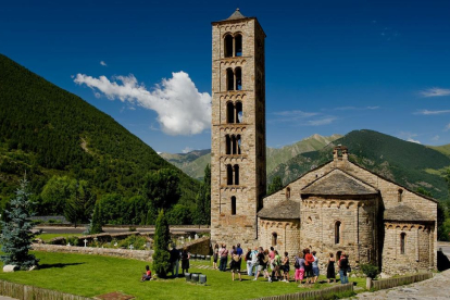 El Pirineo sigue concentrando el grueso de la actividad turística, que se concentra en los meses de verano y en la temporada de esquí.