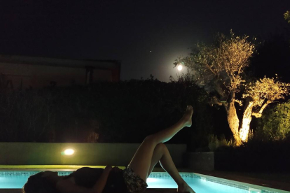 Nits d'estiu mirant la lluna a Cervera. (La Segarra)