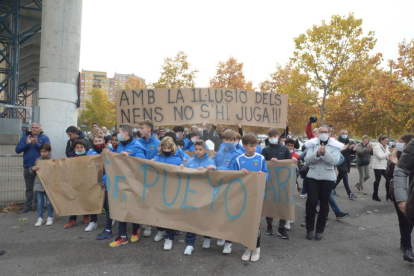 Protestes de jugadors i afició del Lleida Esportiu al Camp d'Esports