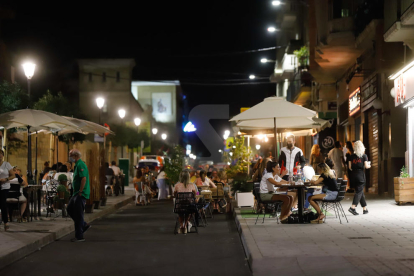 Les terrasses dels bars i restaurants de Lleida aprofiten els talls de carrers