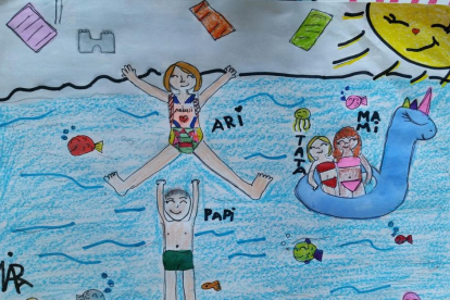Ariadna Maria Delgado de 9 años de edad quiere compartir como cada año este bonito momento vivido en familia en las playas de la pineda.