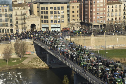 Divendres, 14 de febrer de 2020. Amb cinc columnes de tractors i centenars de manifestants