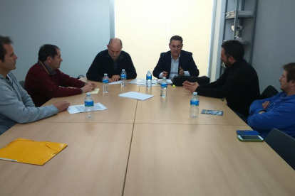Marc Vicente, Francesc Ganyet, Joan Rosell, Román Mangas, Enric Balastegui i Toni Herreros, durant la reunió d’ahir a la seu de la Catalana.