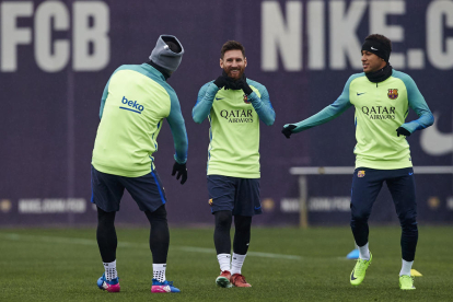 Luis Suárez, Leo Messi i Neymar, ahir durant l’entrenament.