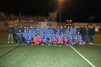 El AEM es uno de los clubes leridanos que ha hecho una apuesta firme por el fútbol femenino, con un centenar de jugadoras.