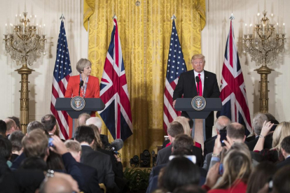 Un moment de la roda de premsa entre Theresa May i Donald Trump a Washington.