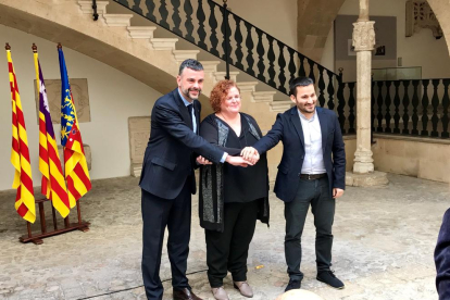 Los consellers de Cultura de Catalunya, Baleares y Valencia.