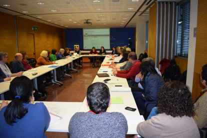 Vista general de la reunió feta ahir a Barcelona i presidida per la consellera.