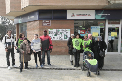 En Lleida, algunos representantes de la plataforma también se manifestaron en la sede de Endesa. 