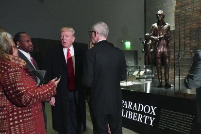 Trump, durante su visita el Museo Nacional de Historia.