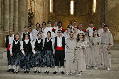 La nave central de la Seu Vella se convirtió ayer en un espectacular escenario de danza.