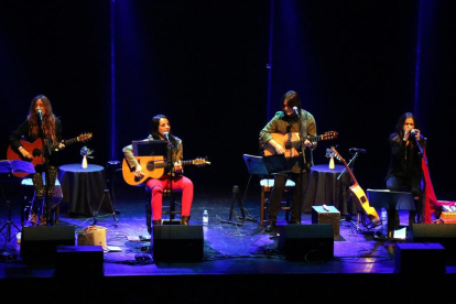 Las cuatro cantautoras catalanas han creado el grupo Les Kol·lontai expresamente para la ocasión. 