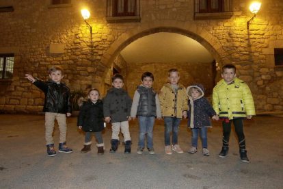 Arnau (4 años), Bruna (1), Biel (3), Lluís (3), Nil (4), Ares (2) y Aleix (4), los siete niños actualmente empadronados en Tarrés.