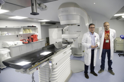 La presentación del nuevo acelerador lineal de radioterapia del Arnau de Vilanova de Lleida