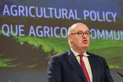 El comissari d’Agricultura, Phil Hogan, va presentar ahir la proposta de la PAC.
