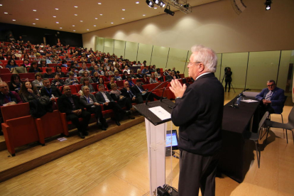 Joan Clos, durante la conferencia inaugural de la cumbre de ciudades educadoras. 