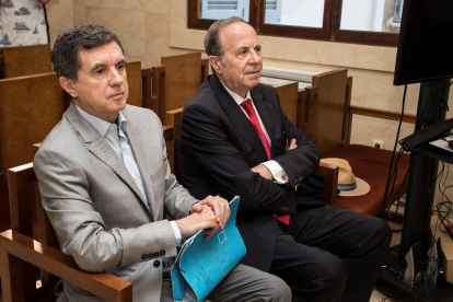 L’expresident balear Jaume Matas i el seu exconseller d’Interior José María Rodríguez, ahir.