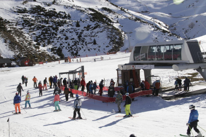 La estación de Boí Taüll recibió ayer domingo a unos 1.200 esquiadores, más otros 1.300 el sábado.