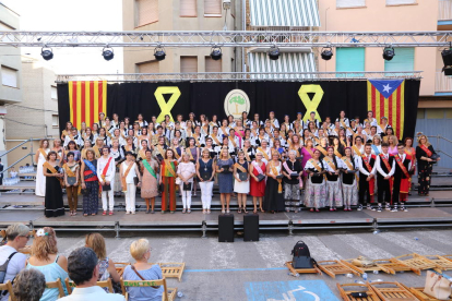 Alcarràs celebra medio siglo de ‘pubilles’ en su Festa Major