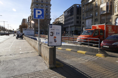 Imagen de la entrada del parking de Blondel, que este año mantiene la misma tarifa que en 2017.