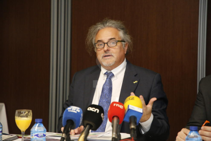 El president de FGC, Enric Ticó, durant la roda de premsa d'aquest dimecres a Lledia.